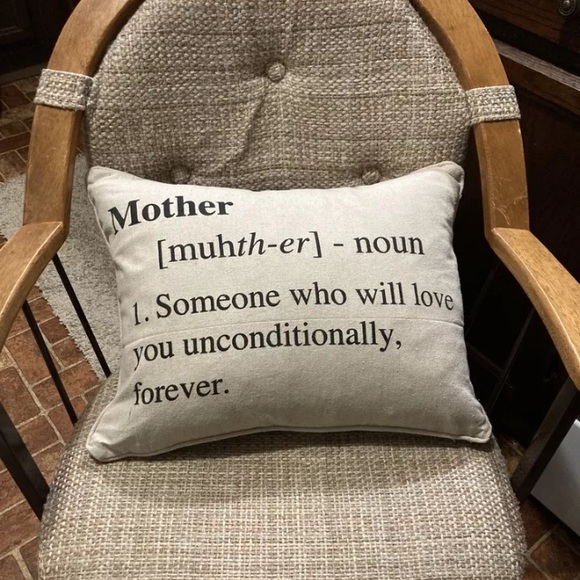 Mother: description throw pillow. - Picture 2 of 3